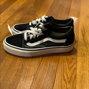 Men’s Black Vans With Laces